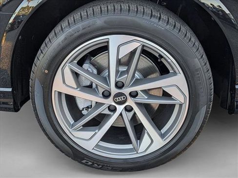 New 2025 Audi Q3 2.0T Premium image 9
