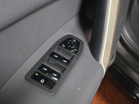 New 2026 BMW iX xDrive60 w/ Executive Package image 24