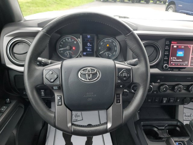 Used 2020 Toyota Tacoma TRD Sport w/ Technology Package AWD/4WD image 18
