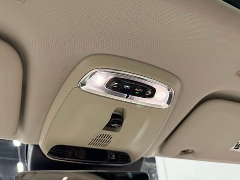 Used 2018 Volvo XC60 T5 Momentum w/ Convenience Package image 42