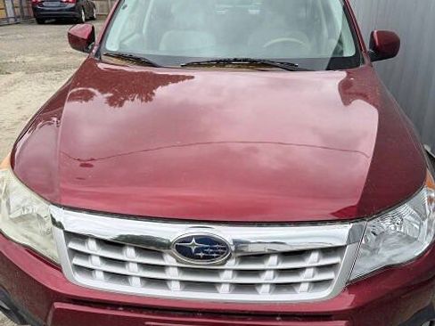 Used 2013 Subaru Forester 2.5X Premium w/ All-Weather Plus Pkg AWD/4WD image 8