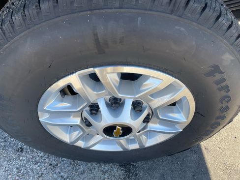 Used 2023 Chevrolet Silverado 2500 LT w/ Convenience Package image 19