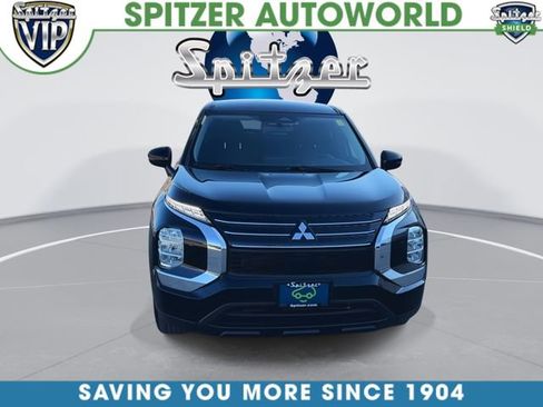 Used 2024 Mitsubishi Outlander ES image 3