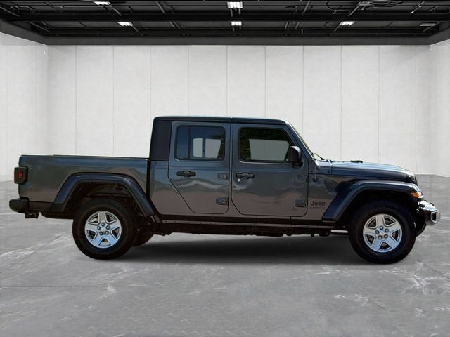 Used 2022 Jeep Gladiator Sport AWD/4WD image 4