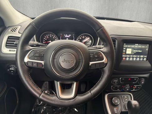 Used 2020 Jeep Compass Latitude w/ Cold Weather Group AWD/4WD image 12
