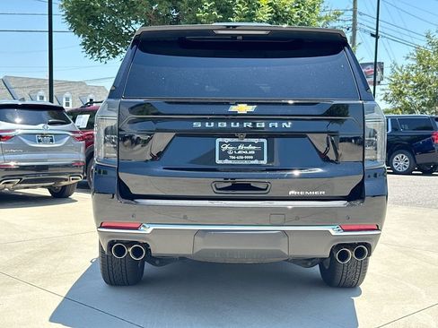 Used 2025 Chevrolet Suburban Premier w/ Sun And Tow Package AWD/4WD image 7