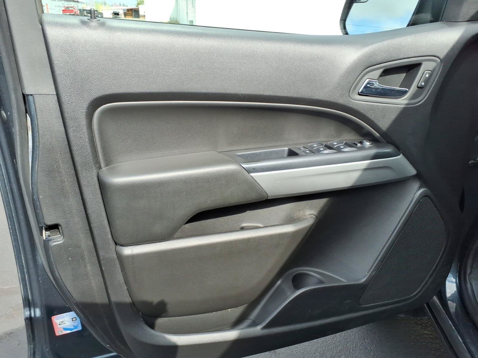Used 2019 Chevrolet Colorado LT w/ LT Convenience Package AWD/4WD image 11