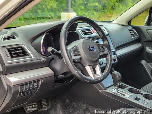 Used 2015 Subaru Outback 2.5i Premium AWD/4WD image 9