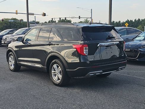 Used 2023 Ford Explorer XLT w/ Equipment Group 202A AWD/4WD image 15