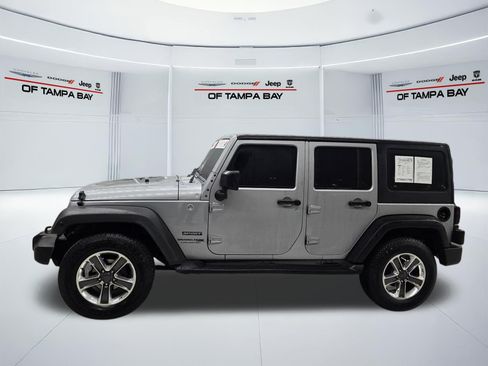 Used 2018 Jeep Wrangler Unlimited Sport w/ Connectivity Group AWD/4WD image 3