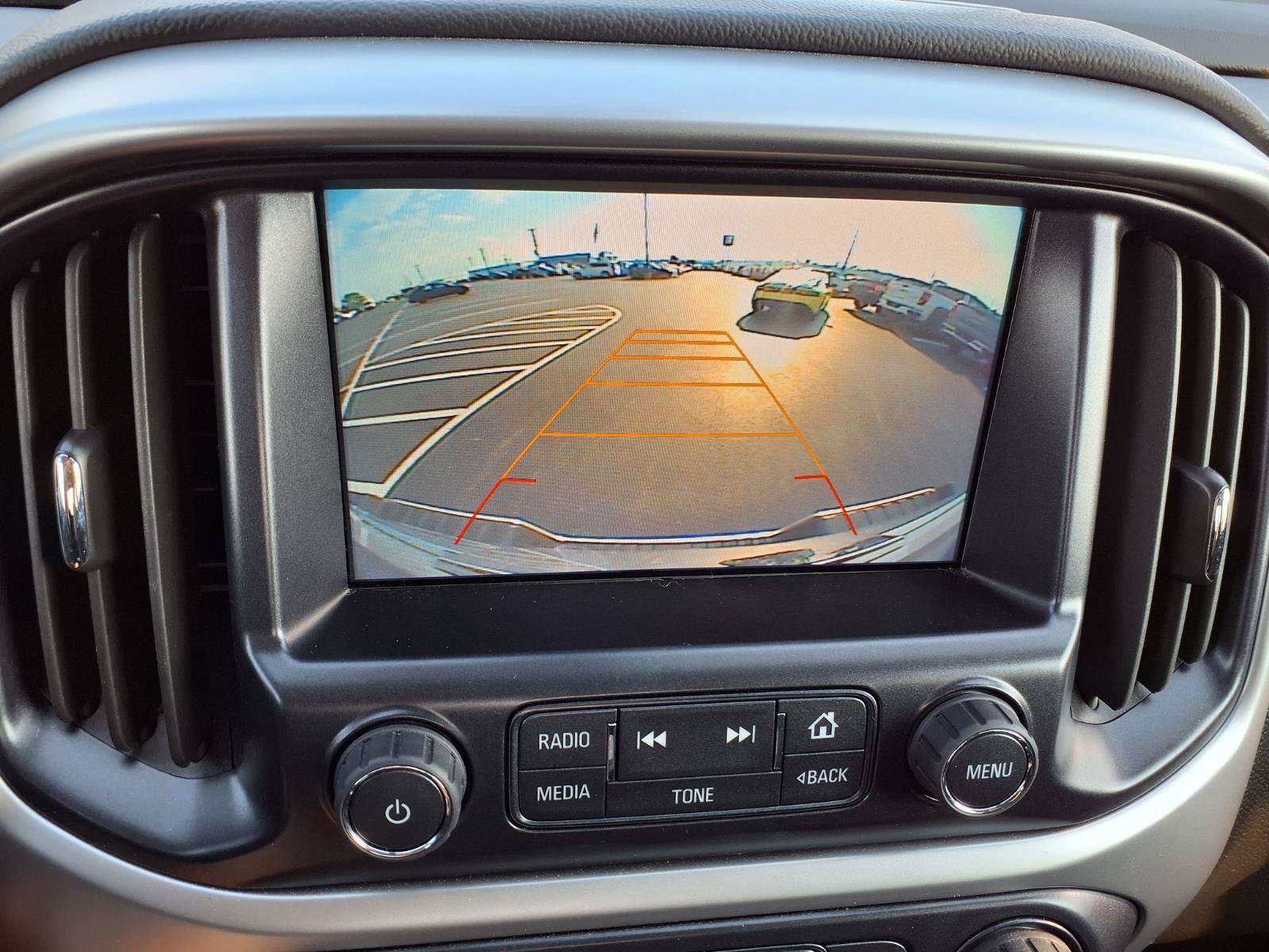 Used 2017 Chevrolet Colorado LT AWD/4WD image 5