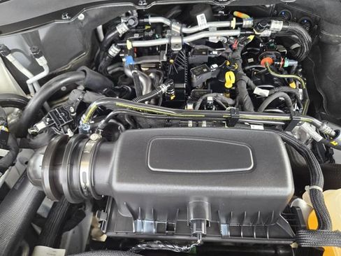Used 2024 Ford Explorer XLT w/ Equipment Group 202A RWD image 31