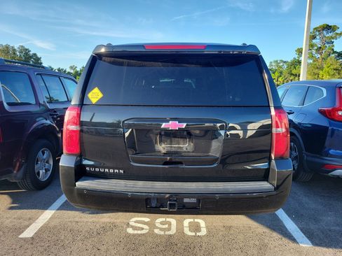 Used 2018 Chevrolet Suburban LT AWD/4WD image 9