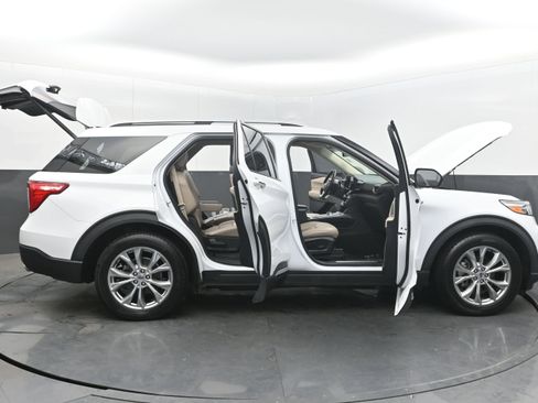 Used 2021 Ford Explorer Limited w/ Equipment Group 301A image 46