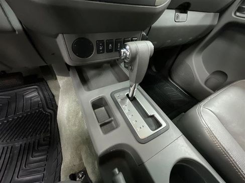 Used 2013 Nissan Frontier SL RWD image 15