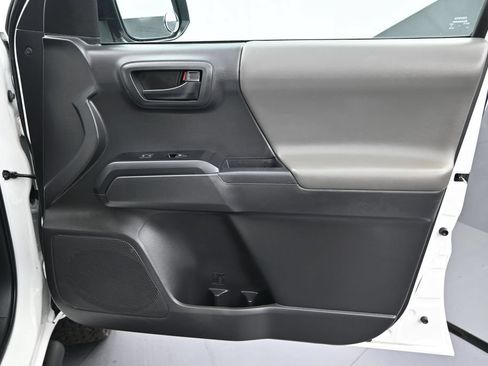 Used 2023 Toyota Tacoma SR AWD/4WD image 8