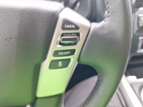 Used 2024 Nissan Titan SV w/ SV Convenience Package RWD image 22