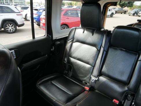 Used 2024 Jeep Wrangler Sahara image 12