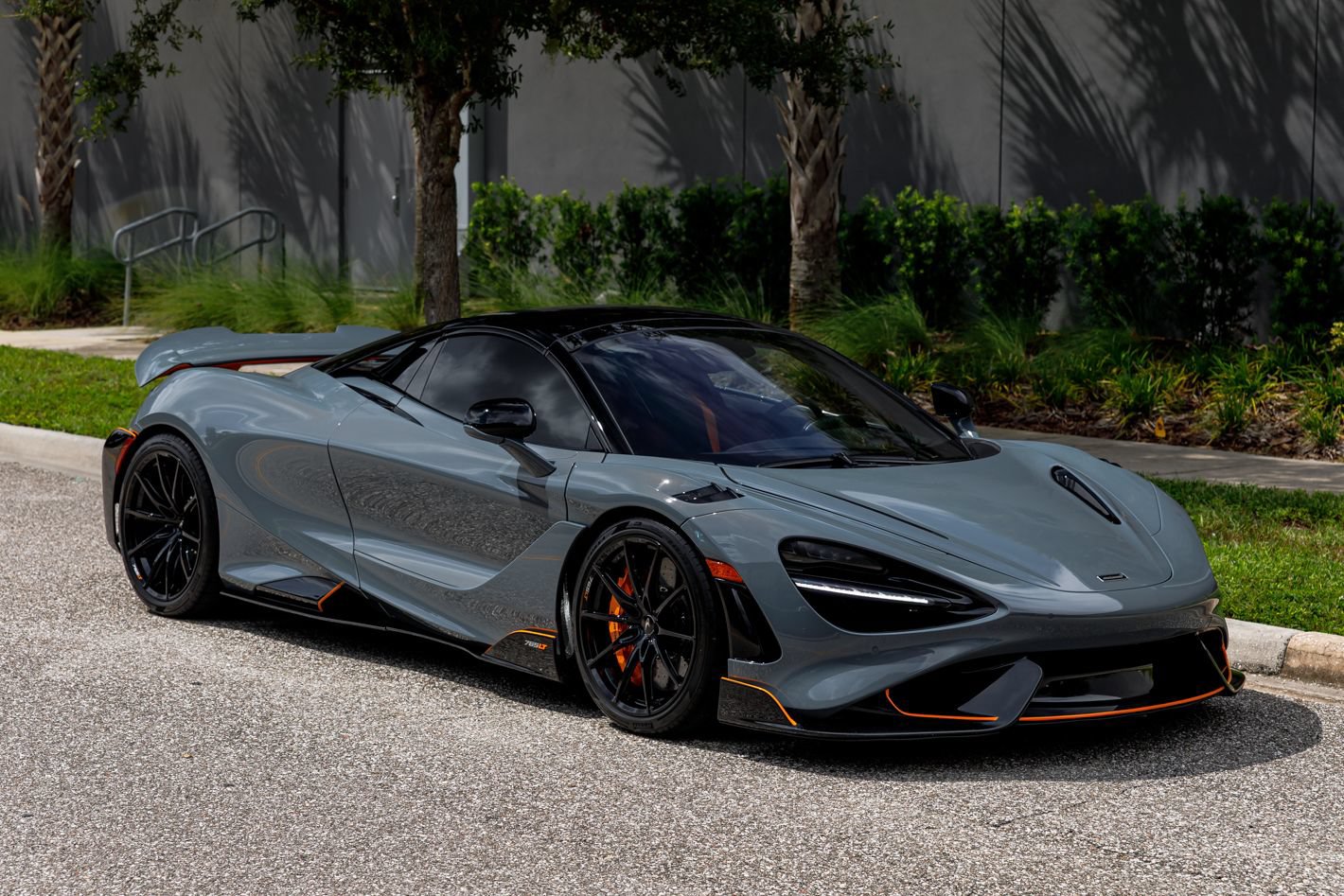 Used 2022 McLaren 765LT RWD image 4