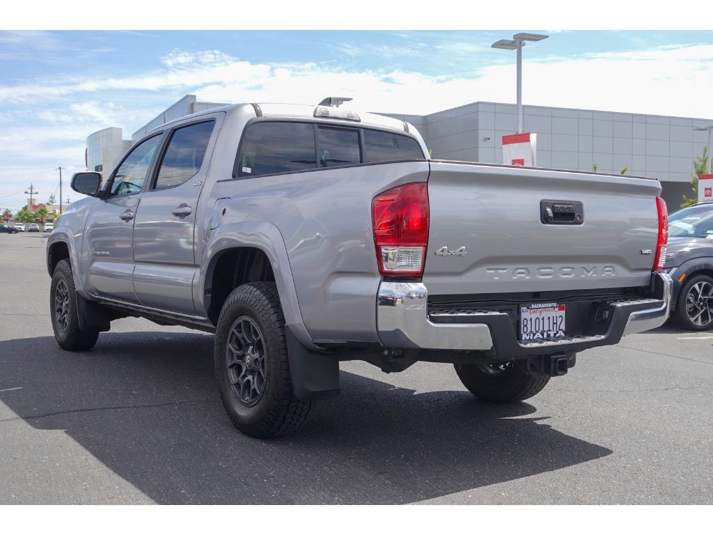 Used 2017 Toyota Tacoma 4x4 Double Cab image 5