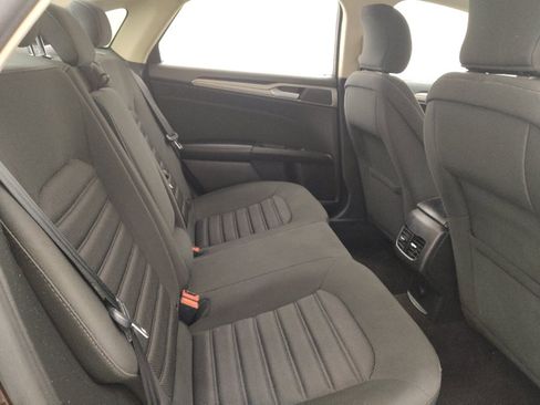 Used 2019 Ford Fusion SE FWD image 19