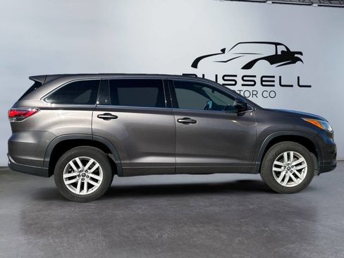 Used 2016 Toyota Highlander LE image 6