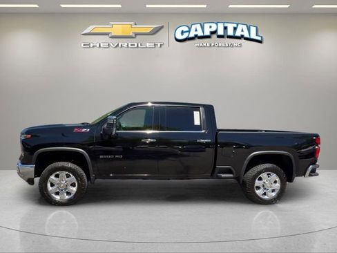 Used 2024 Chevrolet Silverado 2500 LTZ w/ LTZ Plus Package AWD/4WD image 2