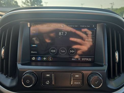 Used 2022 Chevrolet Colorado LT w/ Luxury Package AWD/4WD image 13