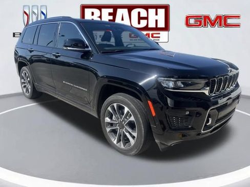 Used 2023 Jeep Grand Cherokee L Overland w/ Luxury Tech Group IV AWD/4WD image 3