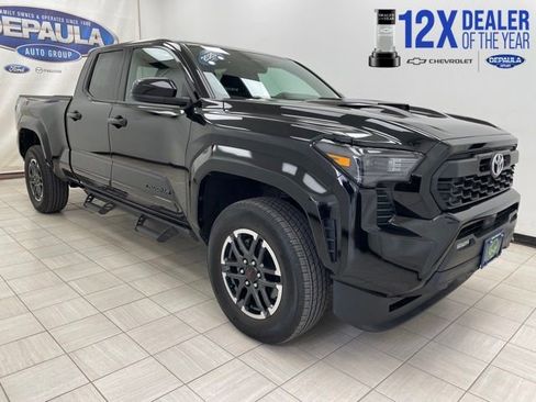 Used 2025 Toyota Tacoma TRD Sport AWD/4WD image 1