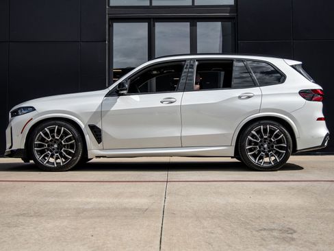 Used 2025 BMW X5 sDrive40i w/ M Sport Package image 9