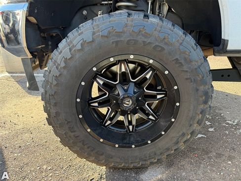 Used 2020 Ford F250 XLT w/ FX4 Off-Road Package image 6