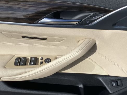 Used 2020 BMW 530i xDrive 530i xDrive w/ Premium Package image 22