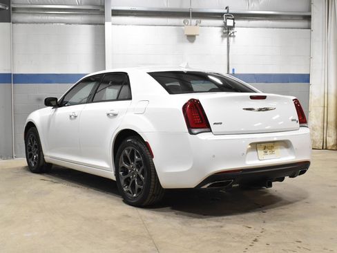 Used 2018 Chrysler 300 S w/ 300S Premium Group image 24