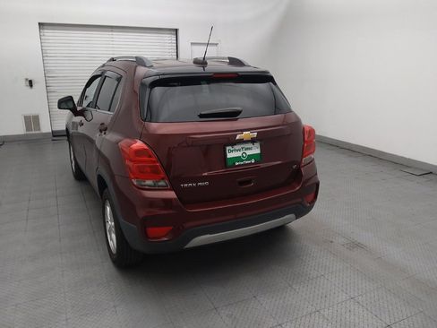 Used 2017 Chevrolet Trax LT w/ Sun & Sound Package AWD/4WD image 6