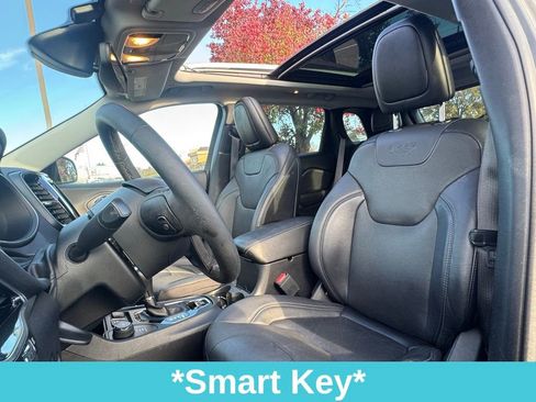 Used 2021 Jeep Cherokee Limited w/ Mopar Interior Package image 18