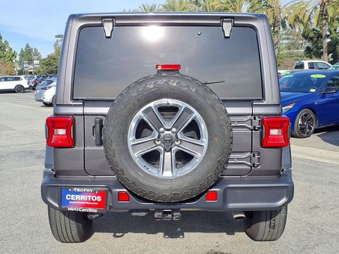 Used 2021 Jeep Wrangler Unlimited Sahara image 4