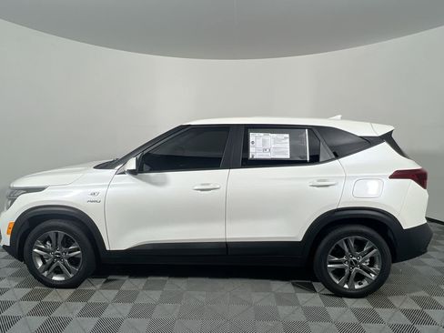 Certified 2022 Kia Seltos LX image 8