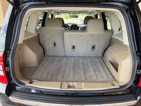 Used 2017 Jeep Patriot High Altitude AWD/4WD image 18