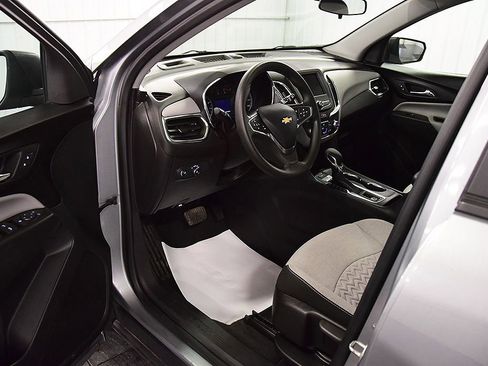 Used 2023 Chevrolet Equinox LS image 13