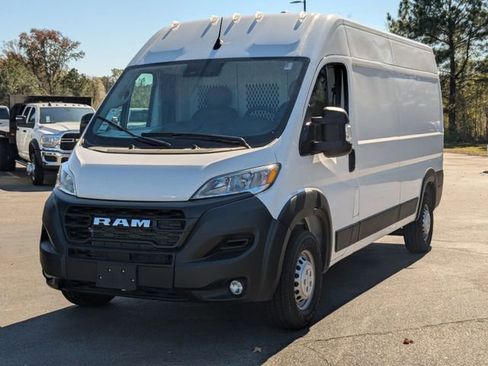 New 2025 RAM ProMaster 2500 w/ Convenience Group image 4