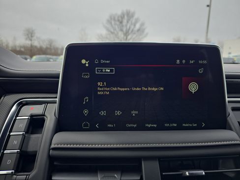 Used 2024 GMC Yukon SLT w/ SLT Luxury Package image 38