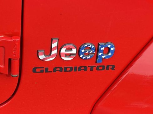 Used 2022 Jeep Gladiator Sport AWD/4WD image 9