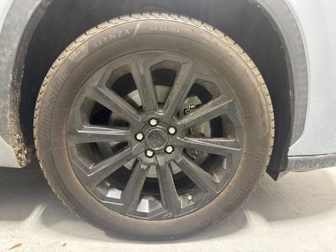 Used 2021 Toyota Highlander XLE FWD image 4
