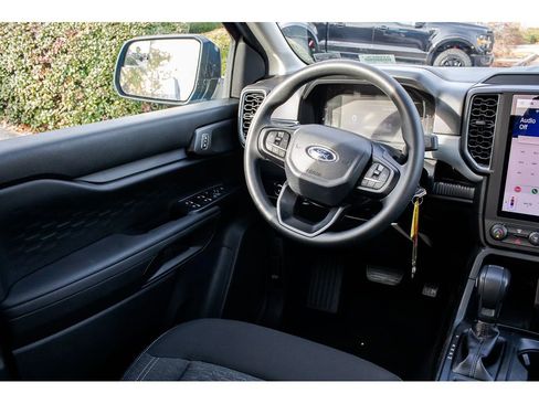 Used 2025 Ford Ranger XL w/ Trailer Tow Package image 13