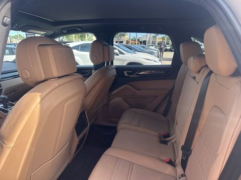 Used 2021 Porsche Cayenne image 30