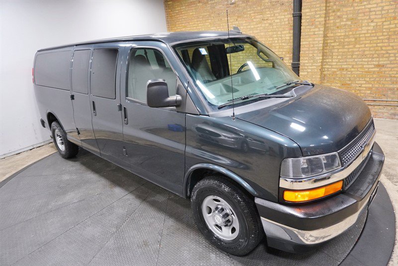 Used 2017 Chevrolet Express 3500 LT w/ LT Preferred Equipment Group RWD image 7