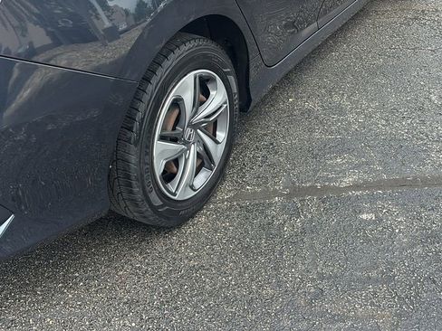 Used 2019 Honda Civic LX image 8