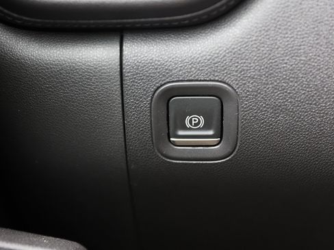 Used 2020 Chevrolet Silverado 1500 RST w/ All-Star Edition image 38