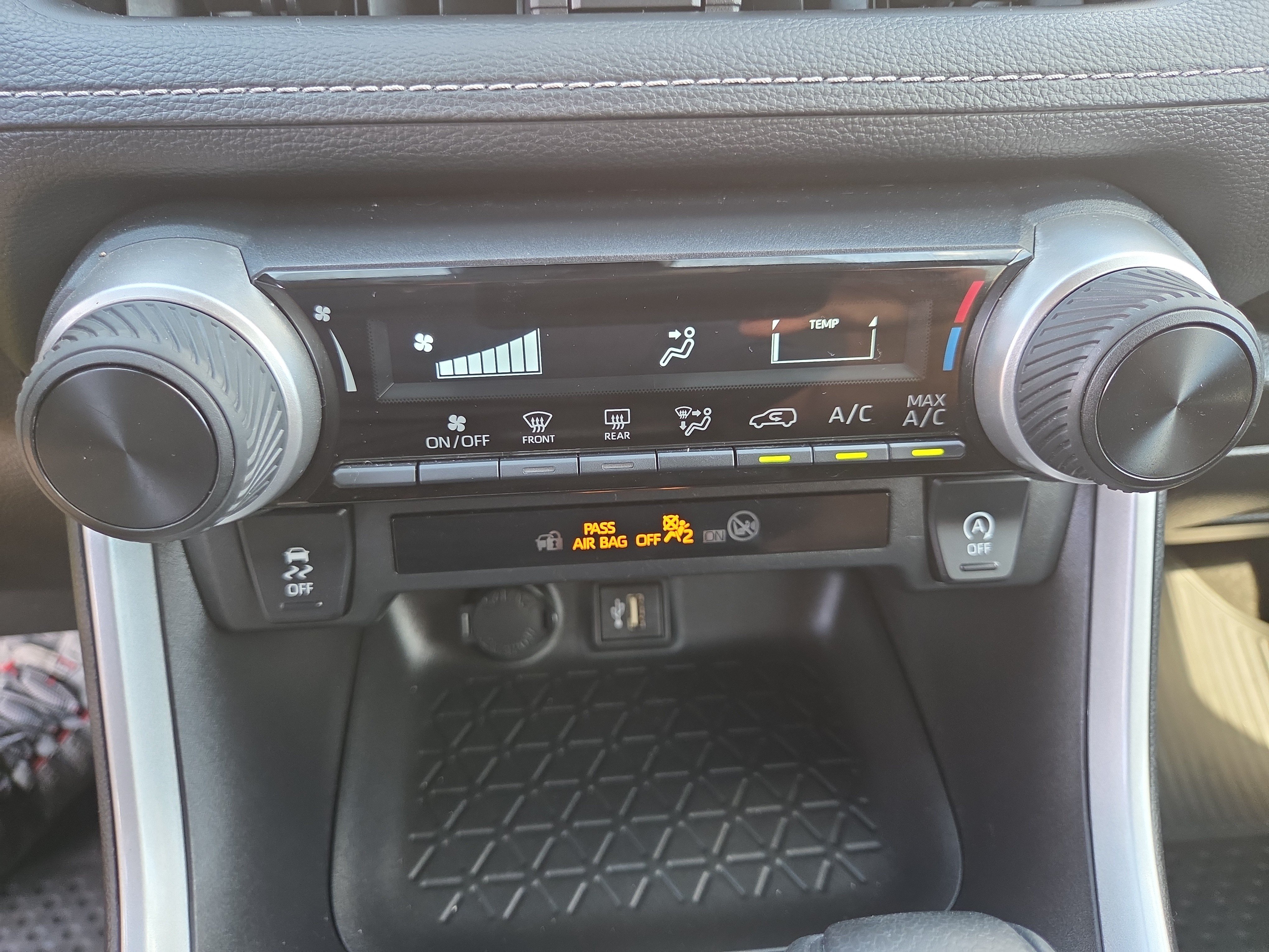Certified 2023 Toyota RAV4 LE AWD/4WD image 27